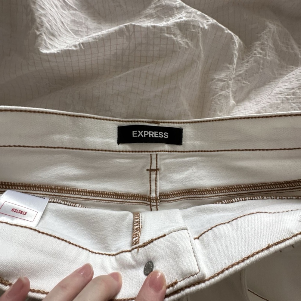 NWOT Express White Extreme High Rise Stretch Belted Mini Skirt size 10 - Picture 5 of 8